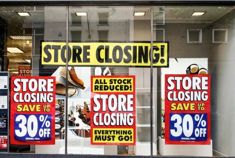 Over 2,000 Popular Stores Are Shutting Their Doors Across the Country